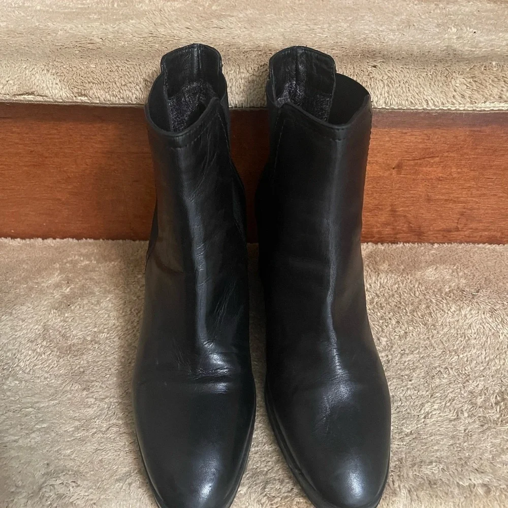 AQUTALIA Womens Wedge Ankle Boots SZ 8.5  In Excellent Condition